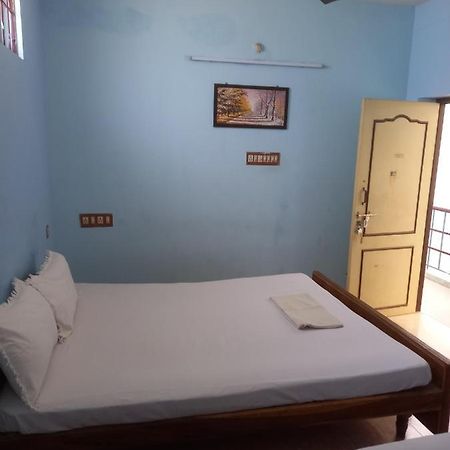 Parisha Residency- Temple Side Hotel Chidambaram Buitenkant foto