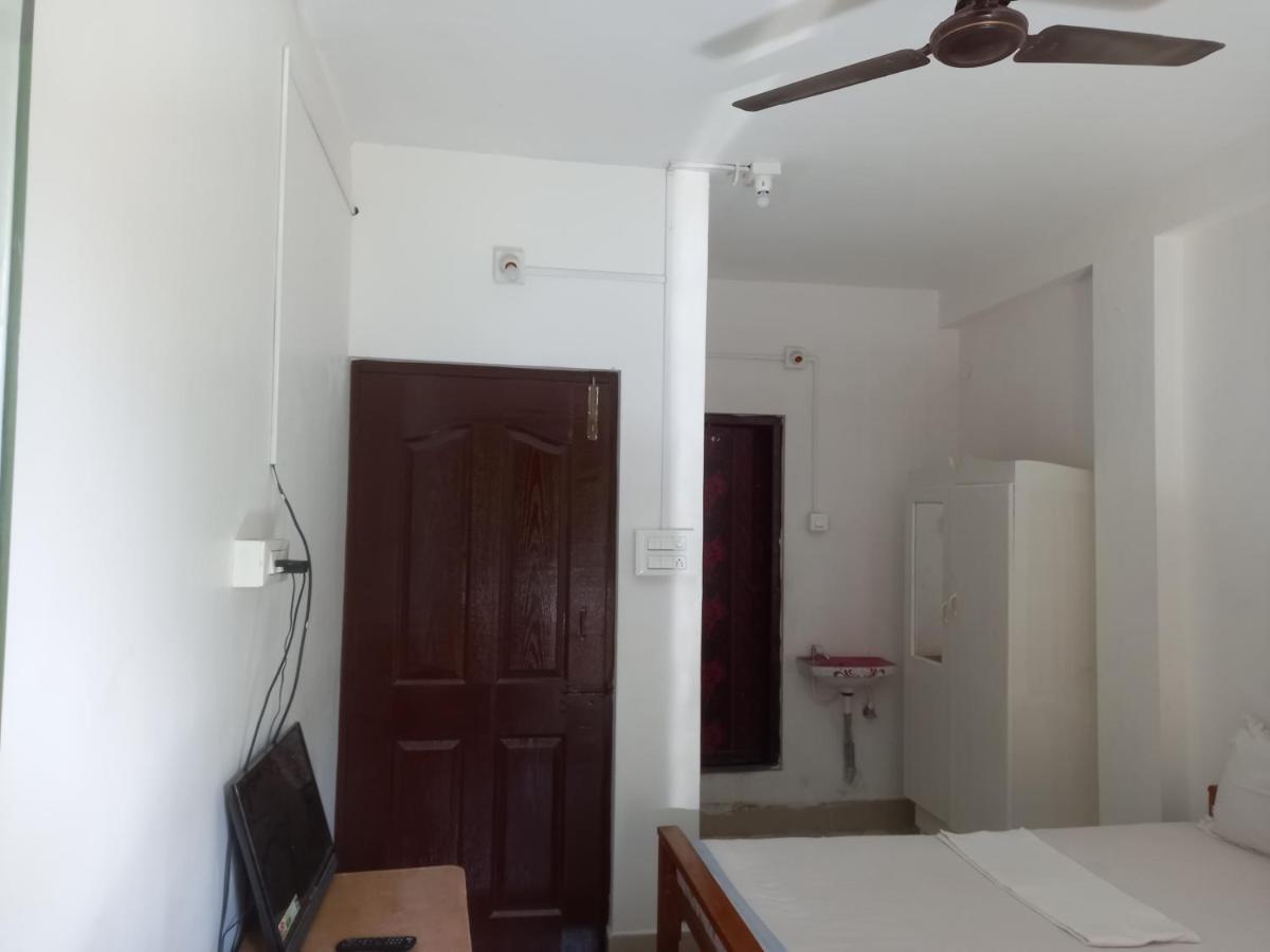 Parisha Residency- Temple Side Hotel Chidambaram Buitenkant foto