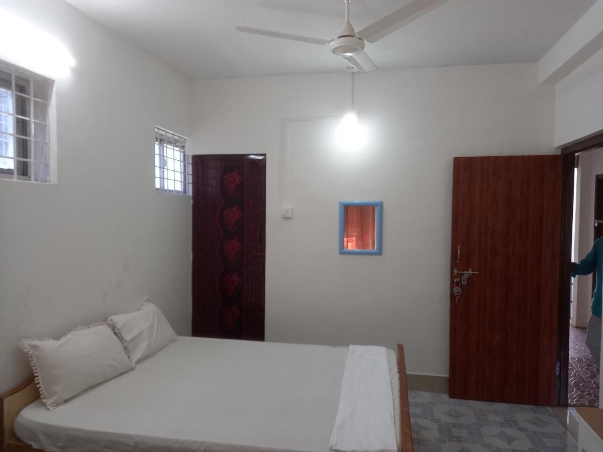 Parisha Residency- Temple Side Hotel Chidambaram Buitenkant foto
