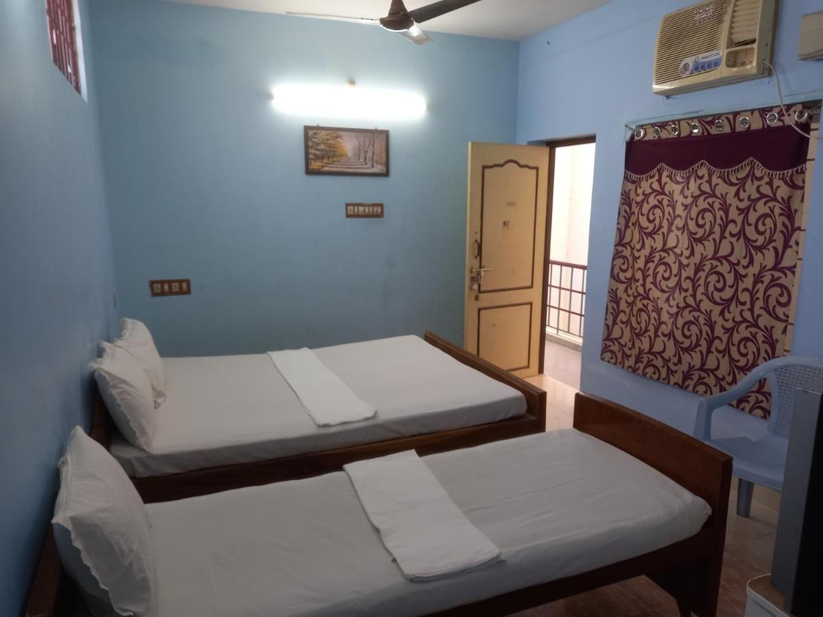 Parisha Residency- Temple Side Hotel Chidambaram Buitenkant foto