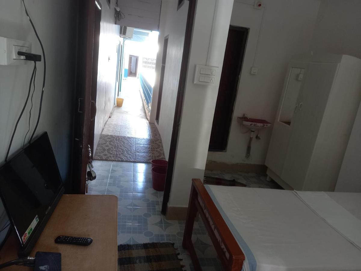 Parisha Residency- Temple Side Hotel Chidambaram Buitenkant foto