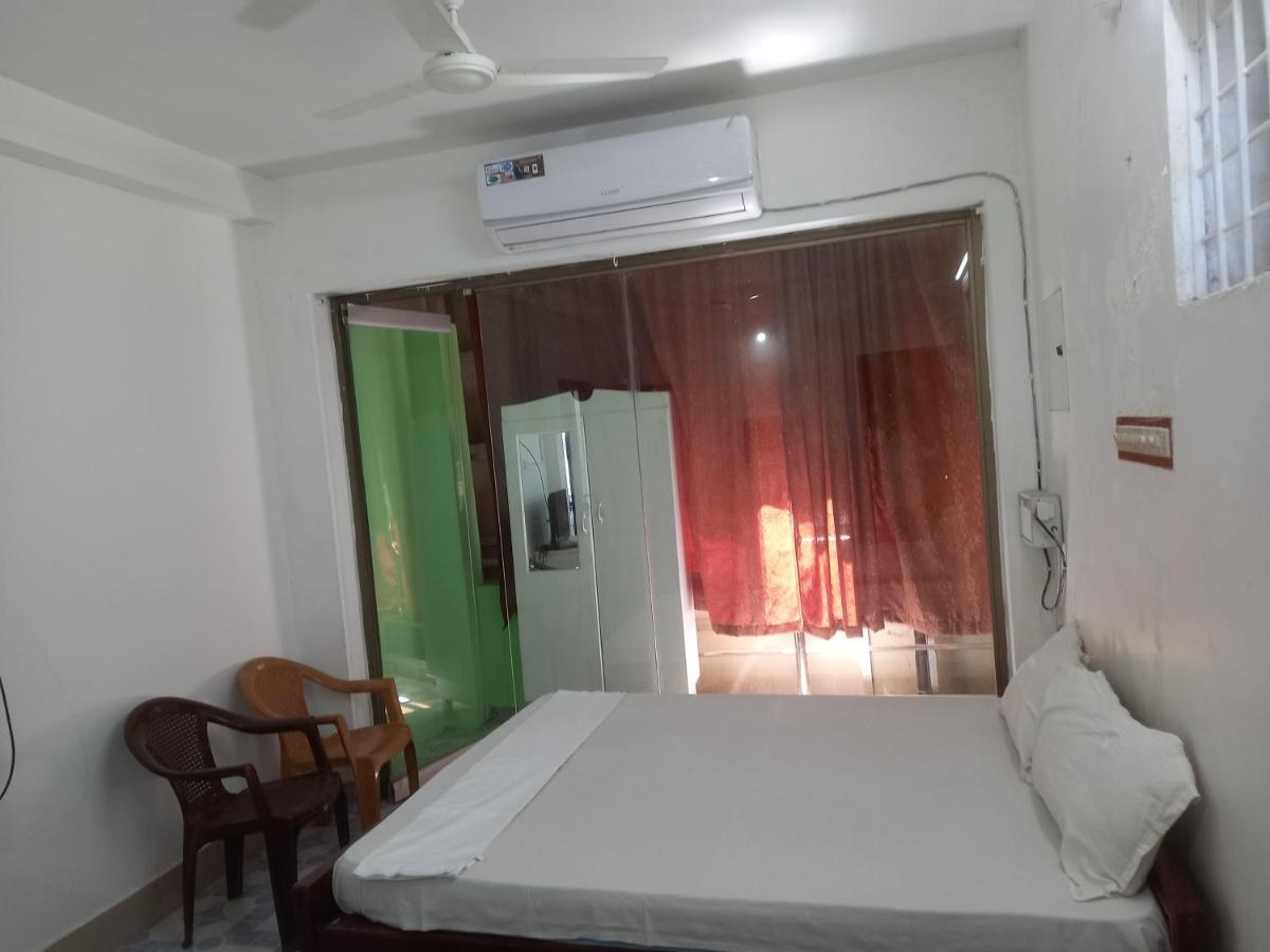 Parisha Residency- Temple Side Hotel Chidambaram Buitenkant foto