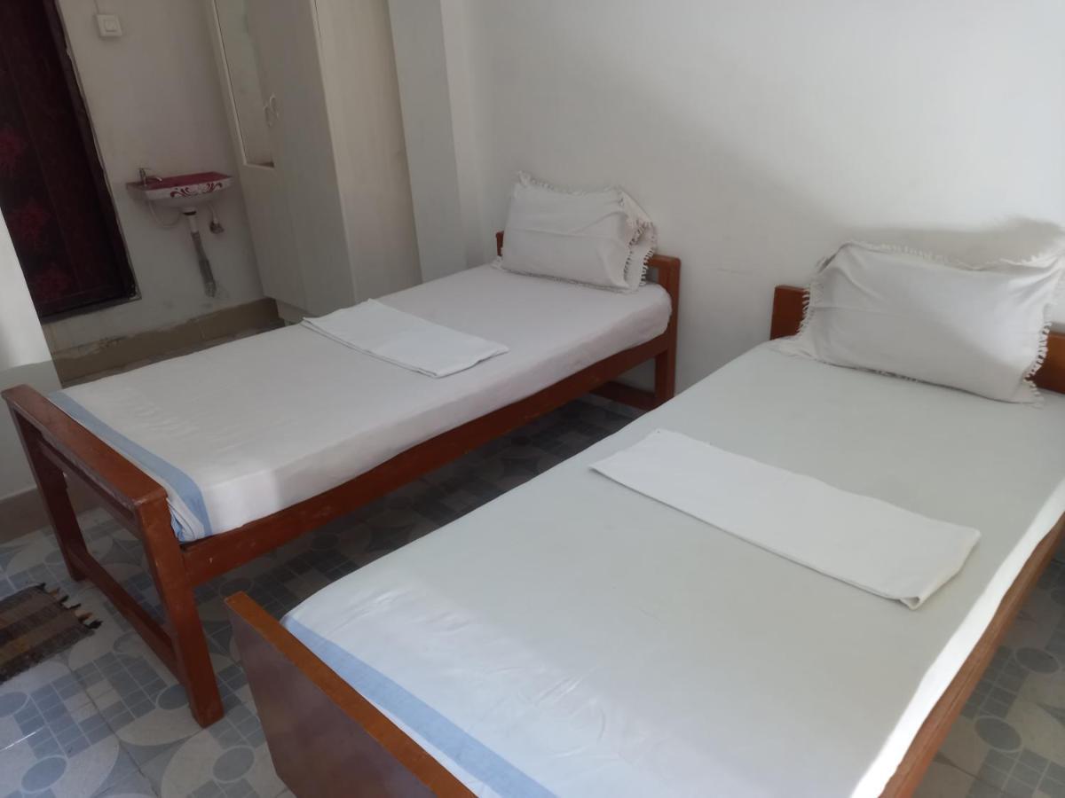 Parisha Residency- Temple Side Hotel Chidambaram Buitenkant foto
