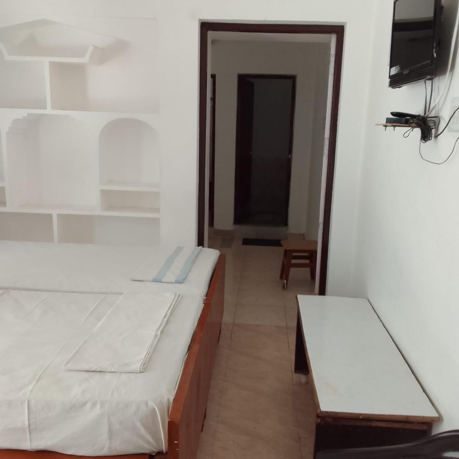 Parisha Residency- Temple Side Hotel Chidambaram Buitenkant foto