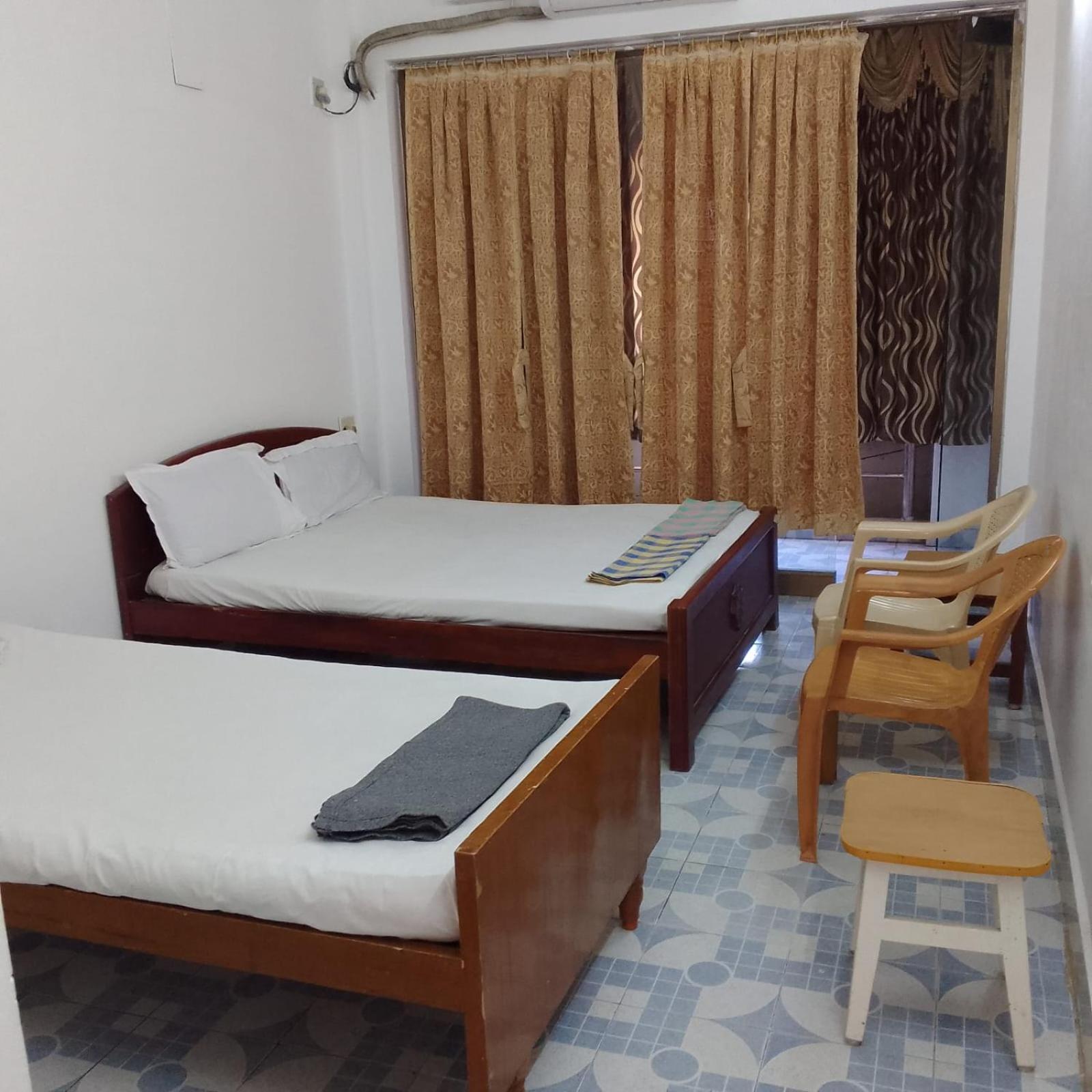 Parisha Residency- Temple Side Hotel Chidambaram Buitenkant foto