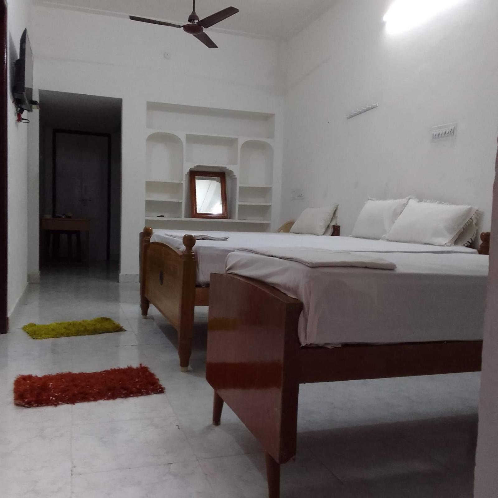 Parisha Residency- Temple Side Hotel Chidambaram Buitenkant foto